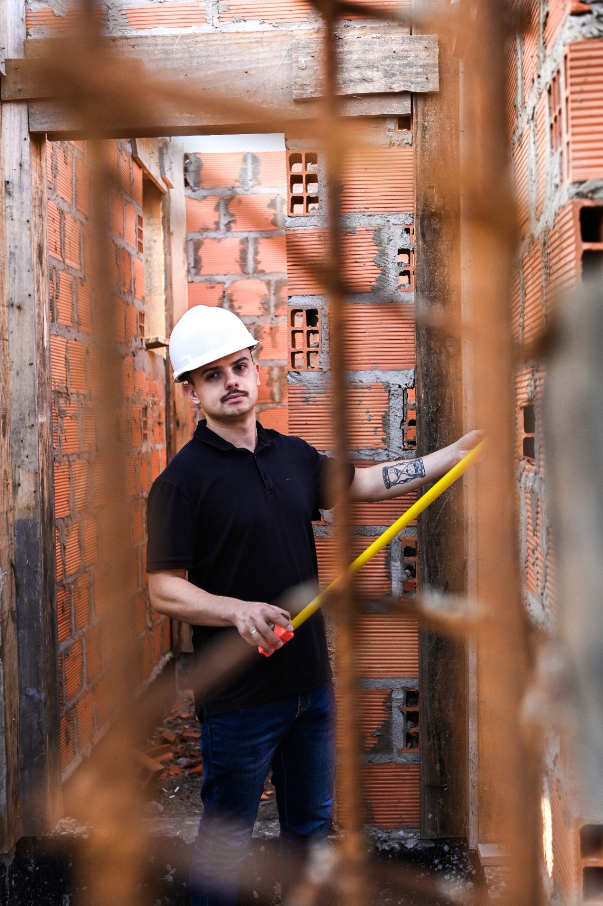 Engenheiro Lucas Rodrigues em obra